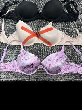 Maidenform and Xoxo bra bundle